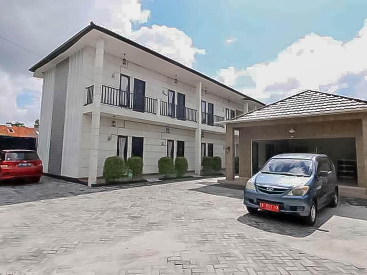 Reddoorz @ Wisma Pangrango Palangkaraya Eksteriør billede