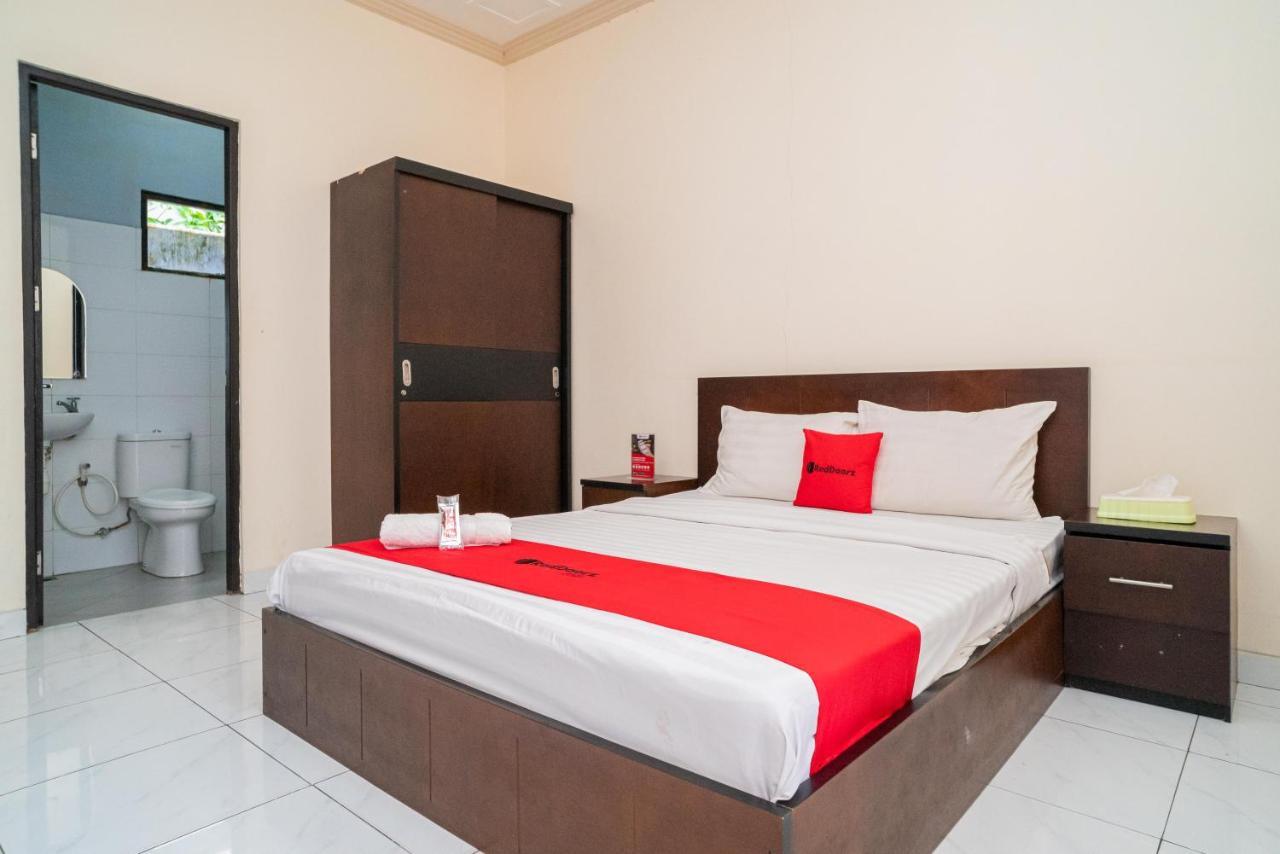 Reddoorz @ Wisma Pangrango Palangkaraya Eksteriør billede