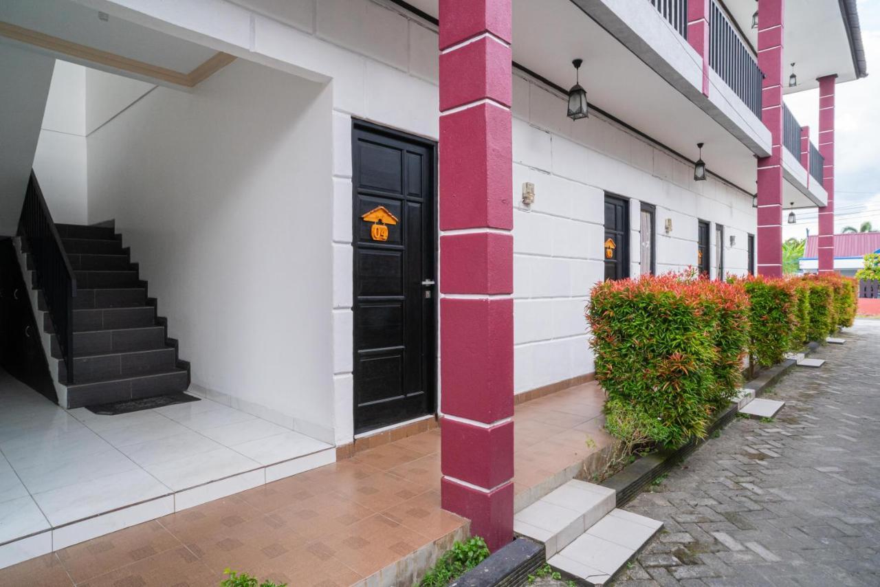 Reddoorz @ Wisma Pangrango Palangkaraya Eksteriør billede