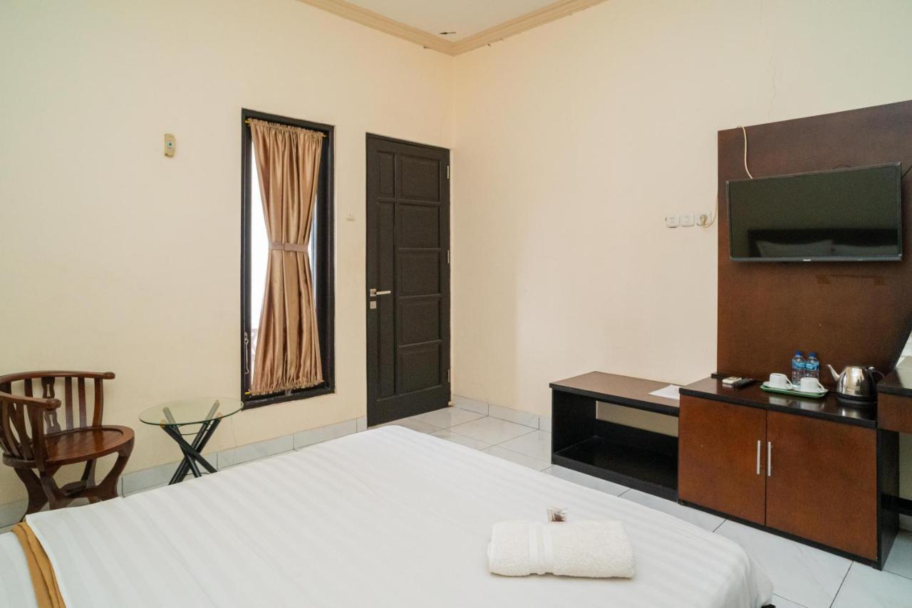 Reddoorz @ Wisma Pangrango Palangkaraya Eksteriør billede