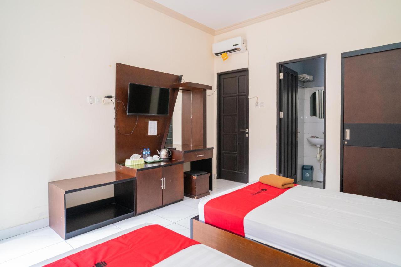 Reddoorz @ Wisma Pangrango Palangkaraya Eksteriør billede