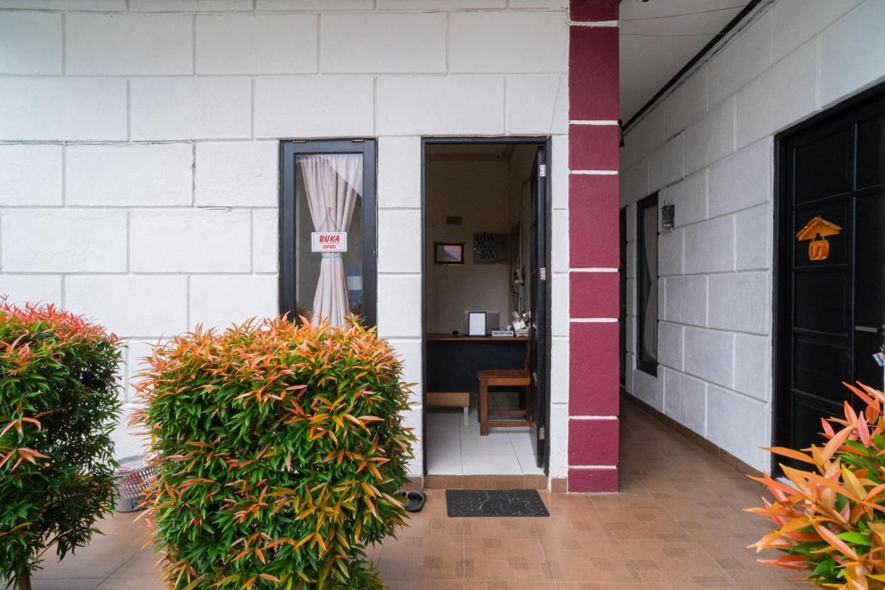 Reddoorz @ Wisma Pangrango Palangkaraya Eksteriør billede