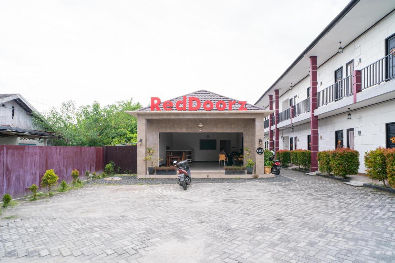 Reddoorz @ Wisma Pangrango Palangkaraya Eksteriør billede