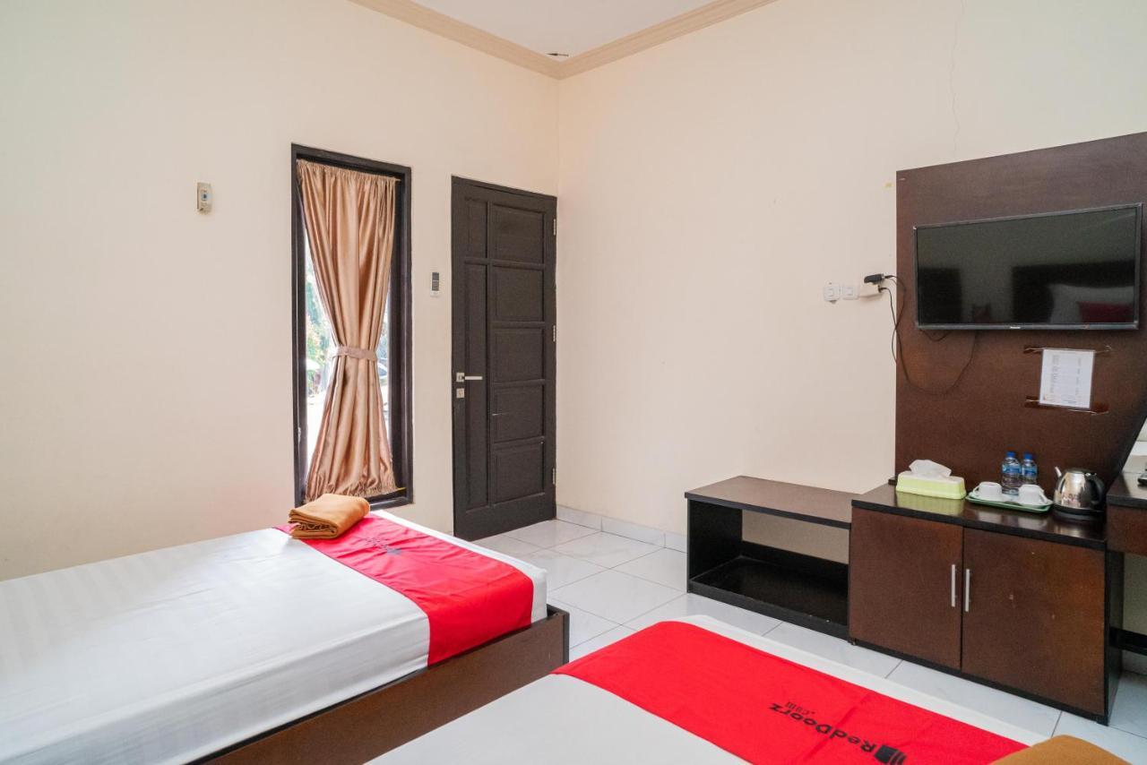 Reddoorz @ Wisma Pangrango Palangkaraya Eksteriør billede