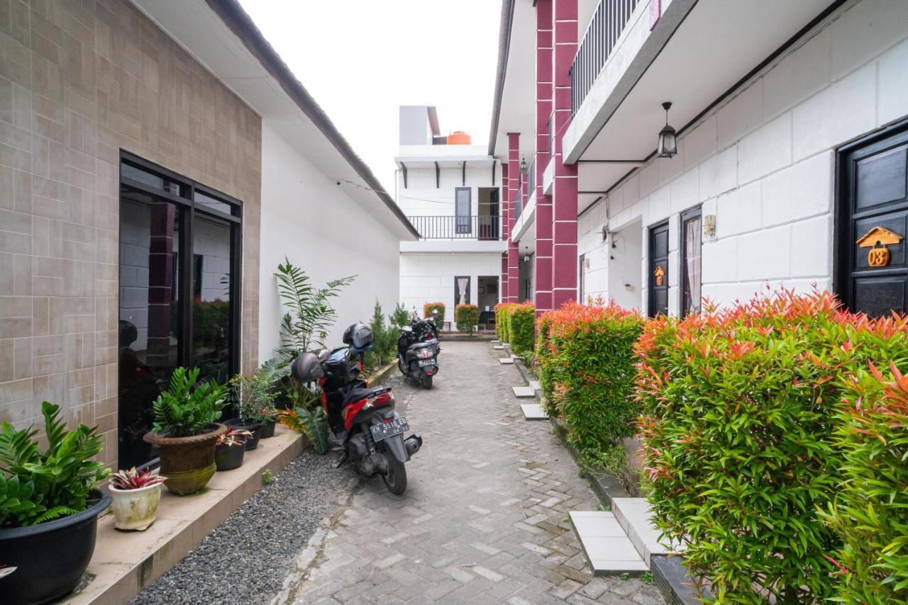 Reddoorz @ Wisma Pangrango Palangkaraya Eksteriør billede